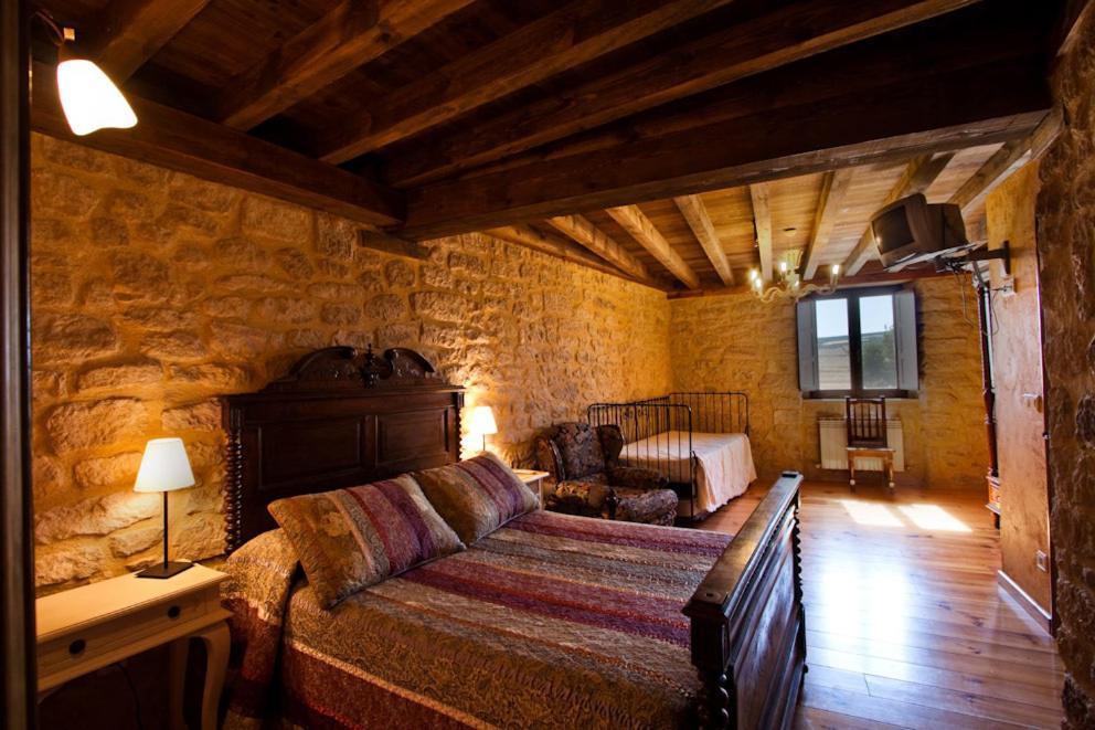La Morada Del Cid Burgos Guest House Vivar del Cid Room photo